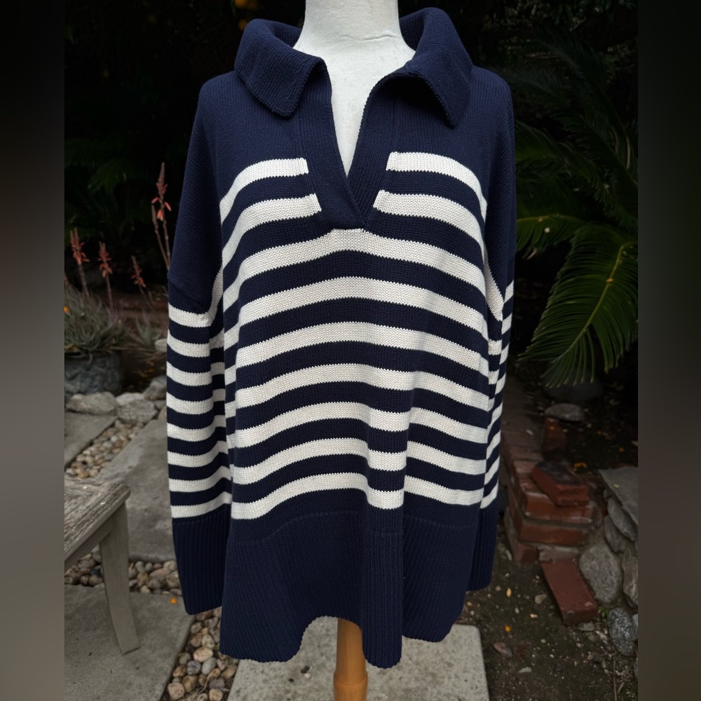 GAP 24/7 Split Hem Polo Sweater in Navy/White